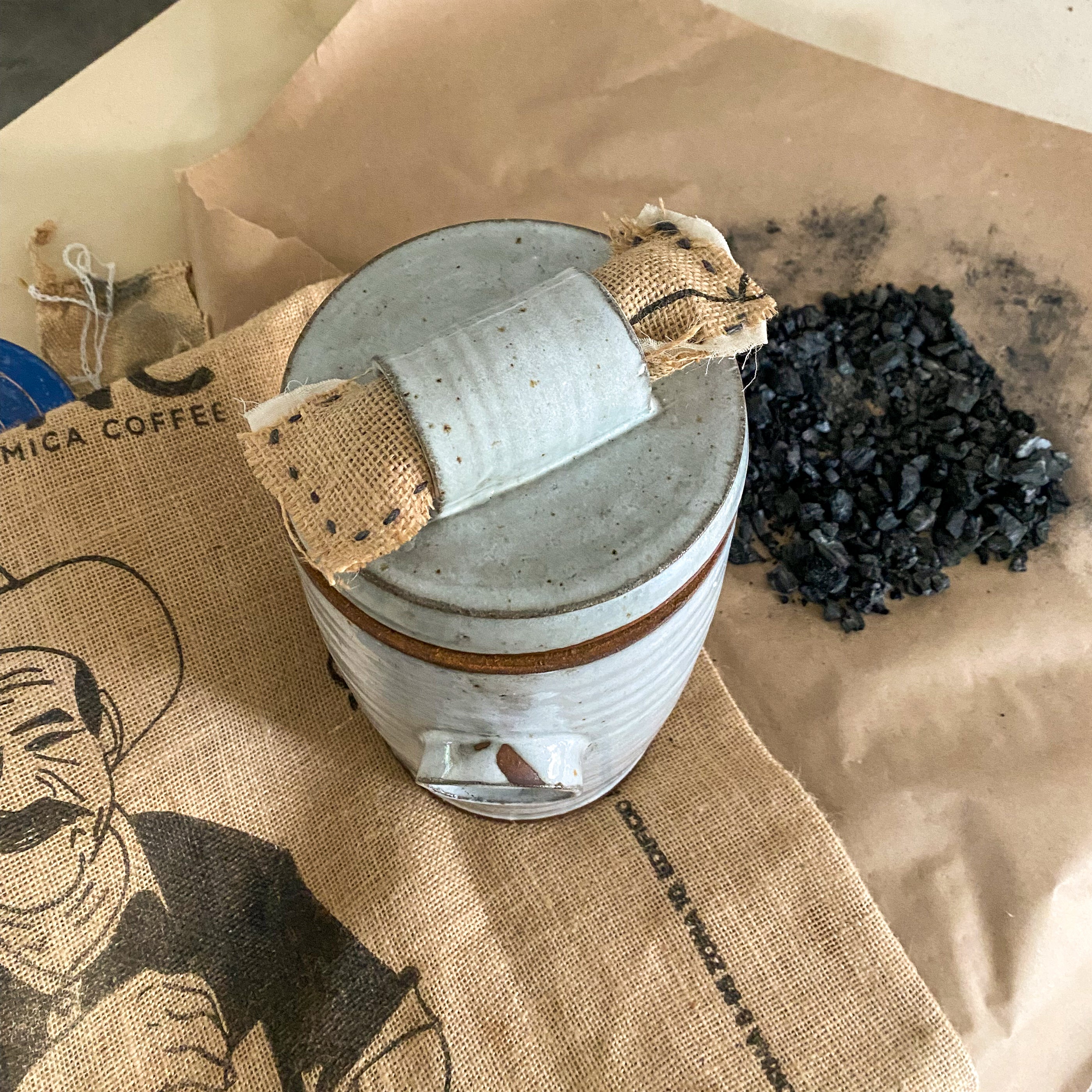 Ceramic Compost Jar with Charcoal bag